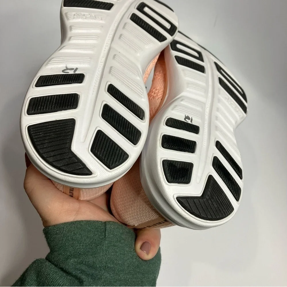 APL Techloom Pro sneakers knit sneakers‎ peach black white size 8